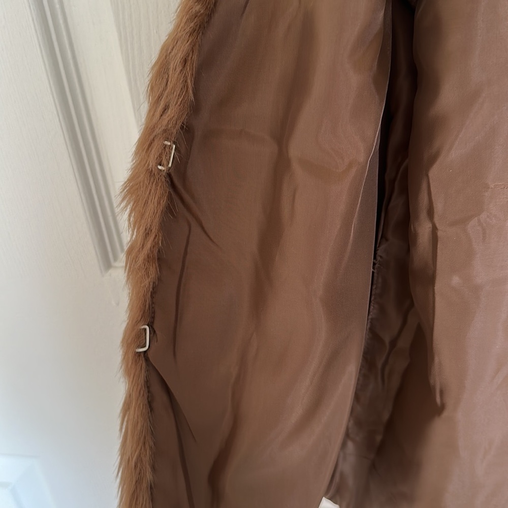 Faux Fur Vest - Picture 10 of 10